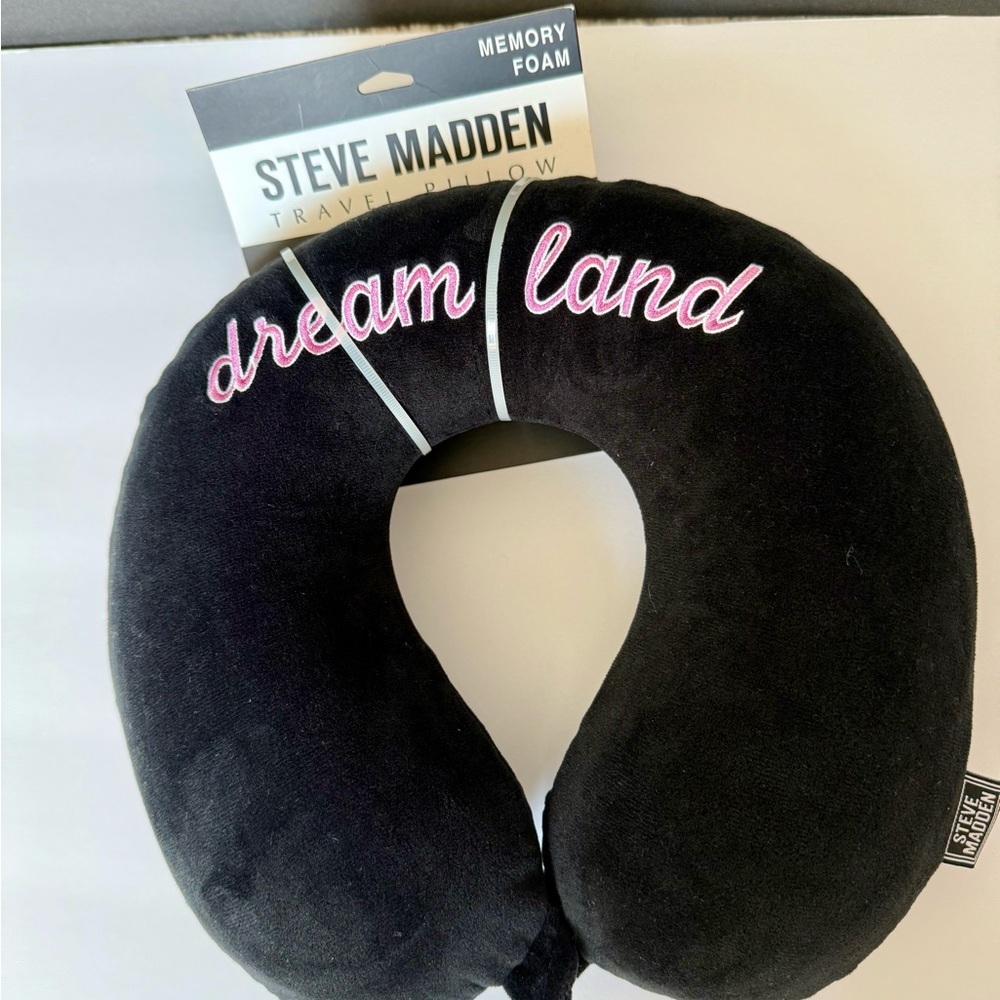 Steve Madden Black Dreamland plush Travel neck Pillow
